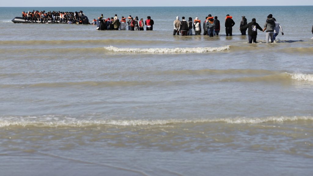 Body found on French beach as migrant sea crossings rise
