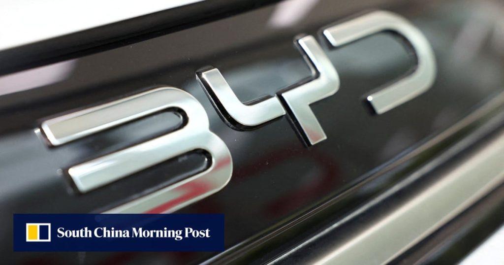 Hong Kong stocks head for weekly loss on tensions whiplash as investors await data and plenum