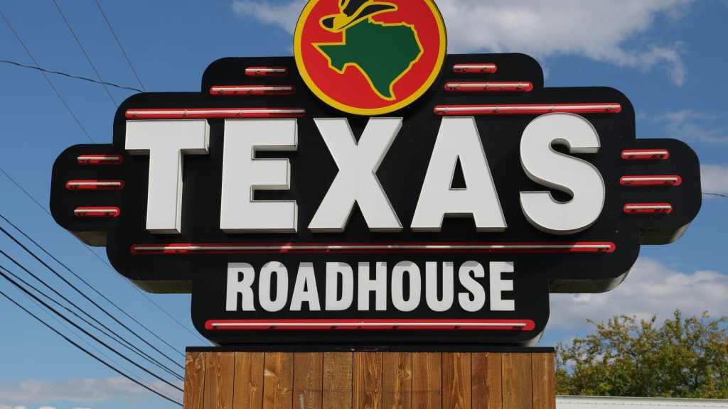Texas Roadhouse is in a tough spot but still delivering on everything it can control