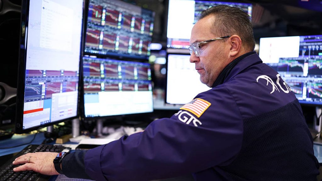 We don’t have high hopes for this tech stock, but we’re thrilled with this bank