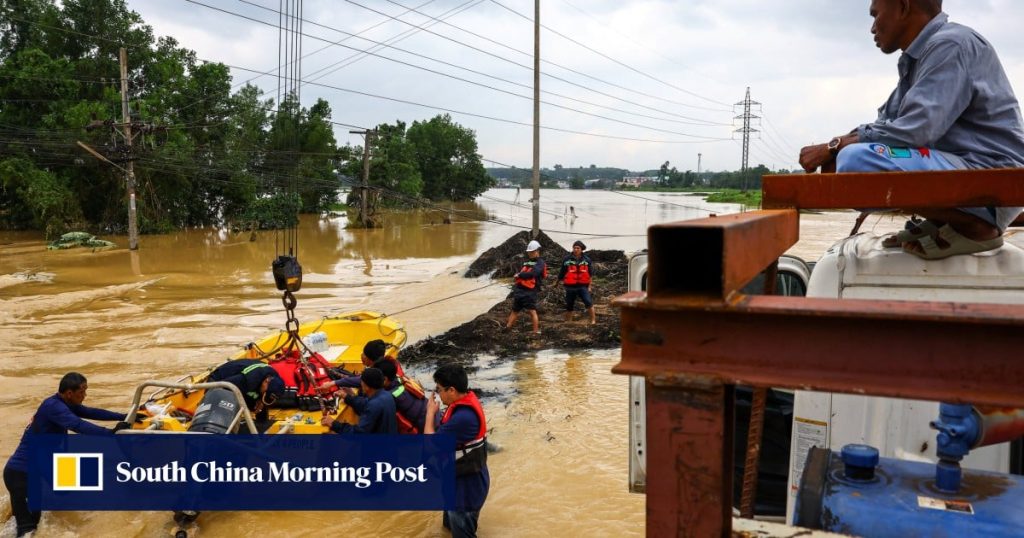 As floods ease in Thailand for first time in a week, Malaysia braces for new deluge