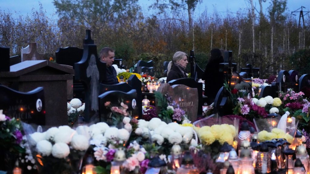 Poles honor All Saints’ Day with family gatherings and cemetery visits