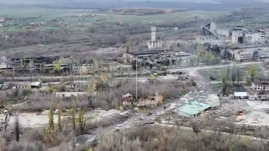 Ukraine and Russia battle for control of Pokrovsk as Zelenskyy and Putin seek to influence Trump