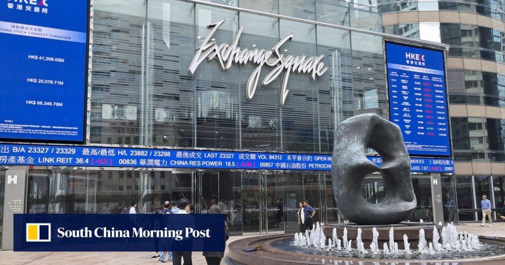 Hong Kong stocks trade in narrow range on last full trading day of year