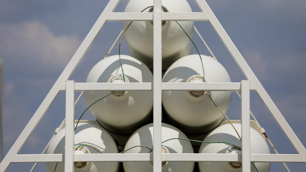 One of our chipmakers has become a tech battleground stock — plus, an update on Linde