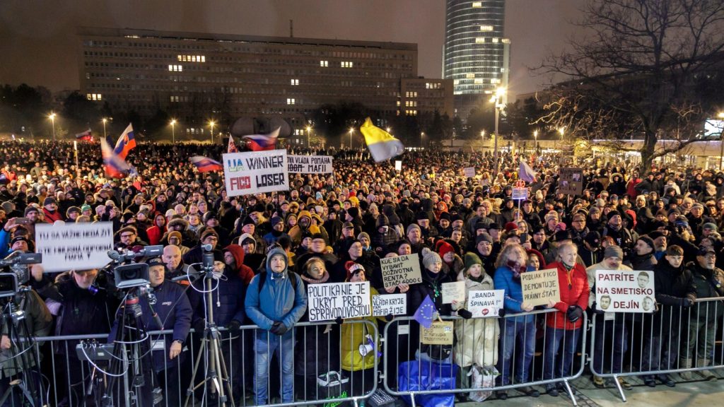 Thousands protest Slovak leader Fico over whistleblower office closure and penal code changes