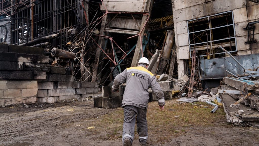 Zelenskyy to hold urgent talks with 30 nations as Trump seeks deal to end Russia-Ukraine war