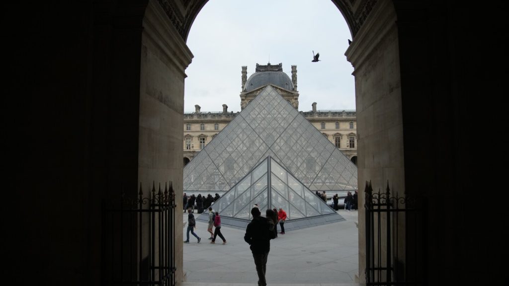 Strikes and a $100 million heist push the Louvre into historic crisis