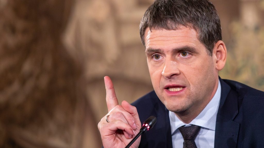 Lithuanian court convicts the leader of a governing party of inciting hatred against Jews